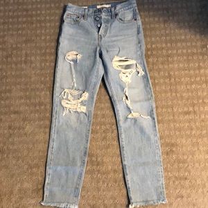 Levi’s Wedgie light wash jeans